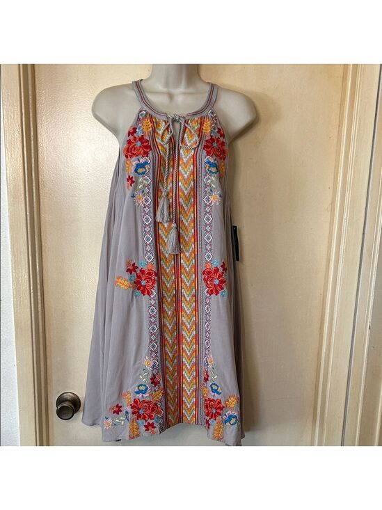 ANDREE BY UNIT Dresses & Skirts - ANDREE BY UNIT Gray Dress with Multicolor Embroidery one size